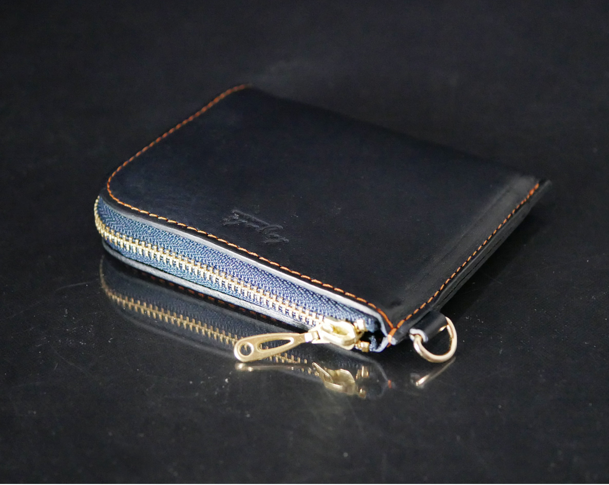 新品クロコダイルマット紺色Ｌ型小銭入れ付き折財布